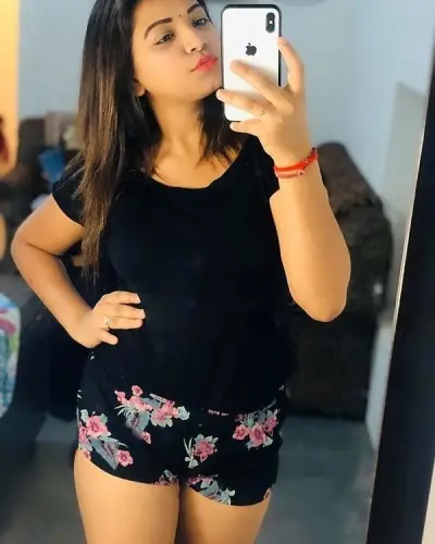 Ratia Escorts